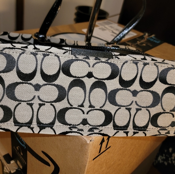 Coach Shoulder Bag - Picture 5 of 5